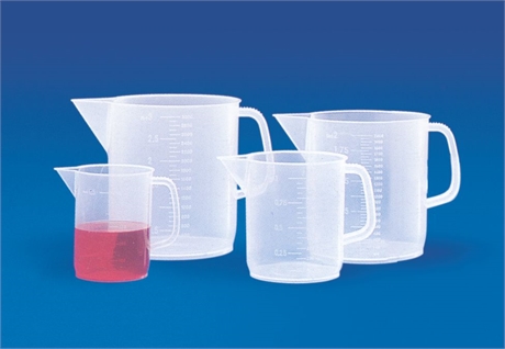 Carafes graduées forme basse PP